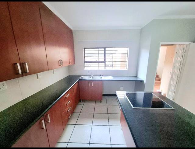 2 BEDROOM PROPERTY TO RENT IN SUNNINGHILL